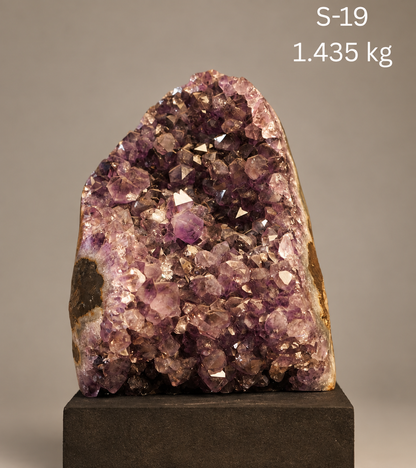 Amethyst Geode Star Quality