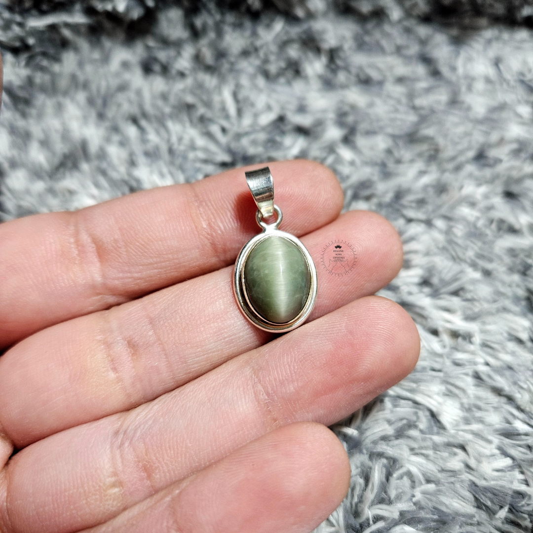 Cat's Eye/ Lehsunia Pendant in Pure SIlver with certificate