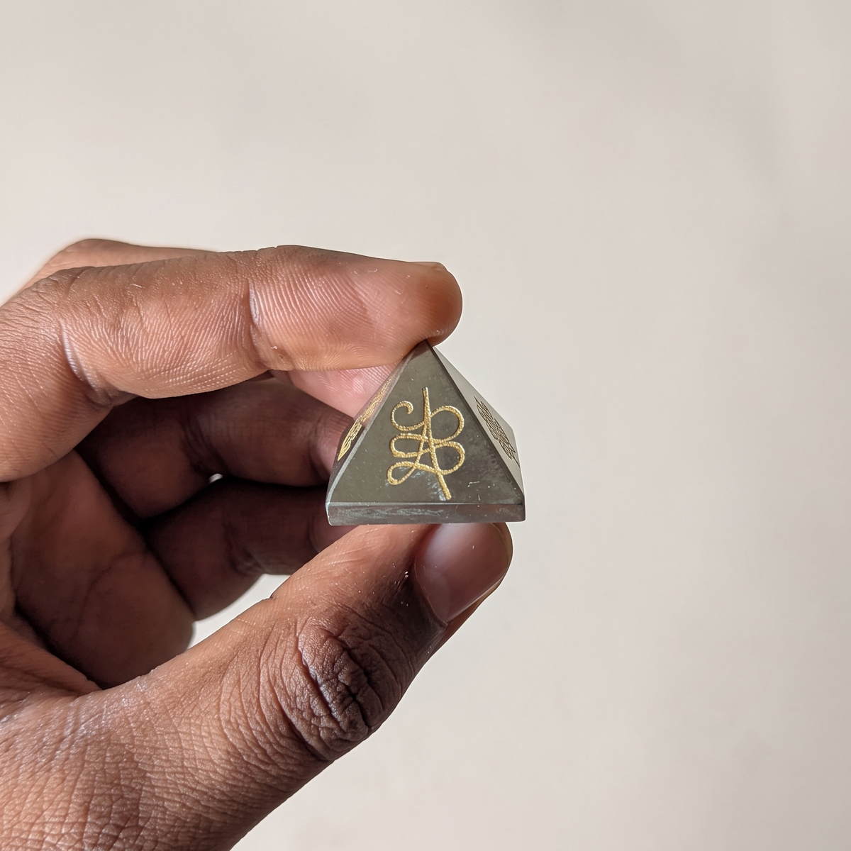 Lakshmi Shree Yantra & Zibu Symbol Pyramid – 1 Inch