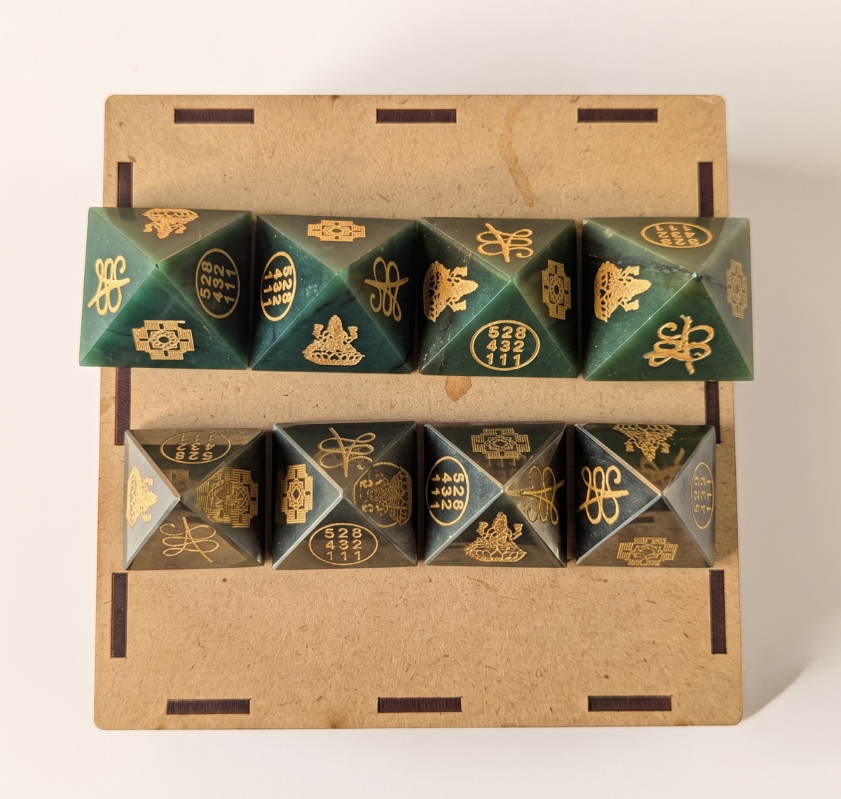 Lakshmi Shree Yantra & Zibu Symbol Pyramid – 1 Inch