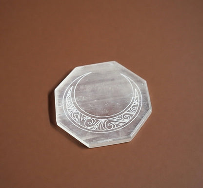 Selenite Charging Plate with carving (3 inch)